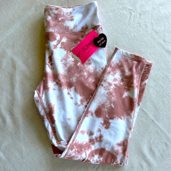 Betsey Johnson NWT Performance Leggings - Size Medium - Picture 3 of 5